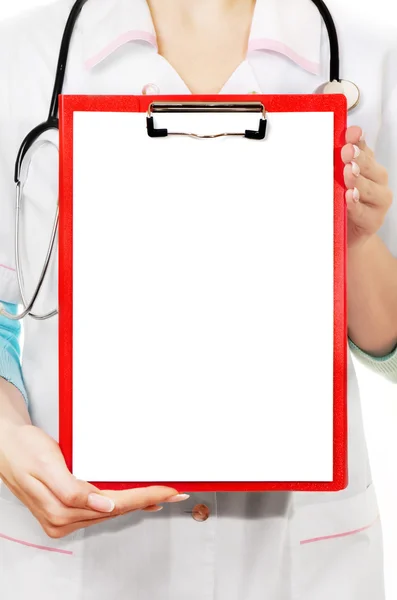 Sjuksköterska / läkare visar tom Urklipp tecken — Stockfoto