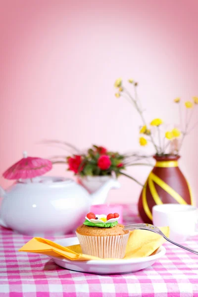 Continental colorful breakfast on a pink background — Stock Photo, Image