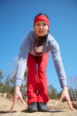 güzel kız spor çalışmaları yapan