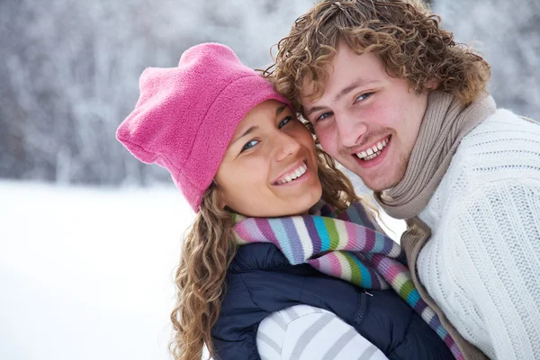 Paar in de winter — Stockfoto