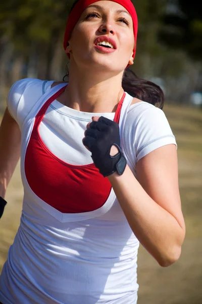 Corriendo hermosa mujer — Foto de Stock