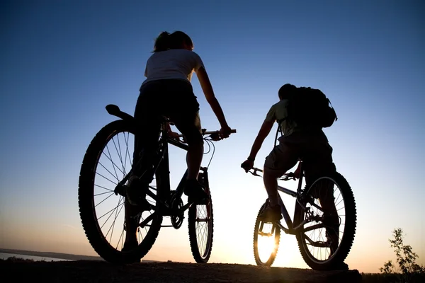 Par på cyklar — Stockfoto