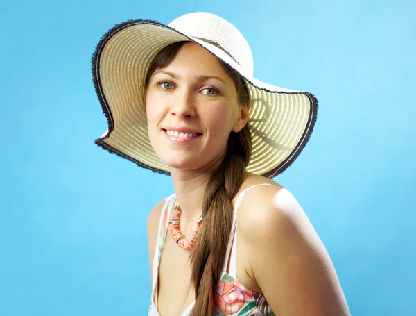 Portrait attractive woman in hat — Stock Photo, Image