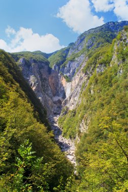 boka Nehri'nin kurutulmuş şelale