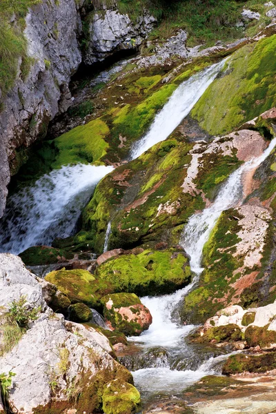 Waterval, Julische Alpen — Stockfoto