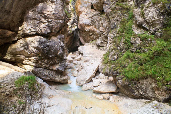 瀑布，朱利安阿尔卑斯山 — 图库照片