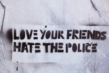 aşk senin arkadaş nefret polis