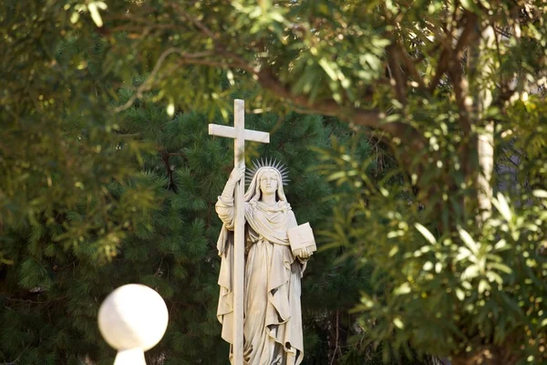 Staty av jungfru Maria — Stockfoto