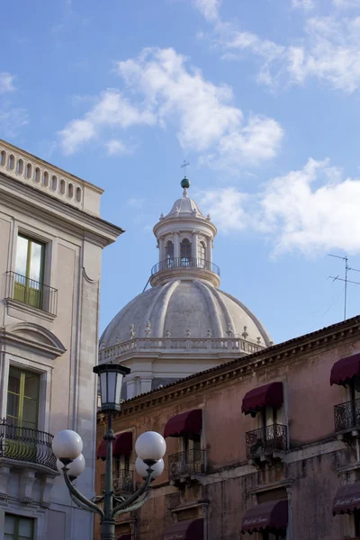 Купол церкви аббатства Сан-Агата в Катании — стоковое фото