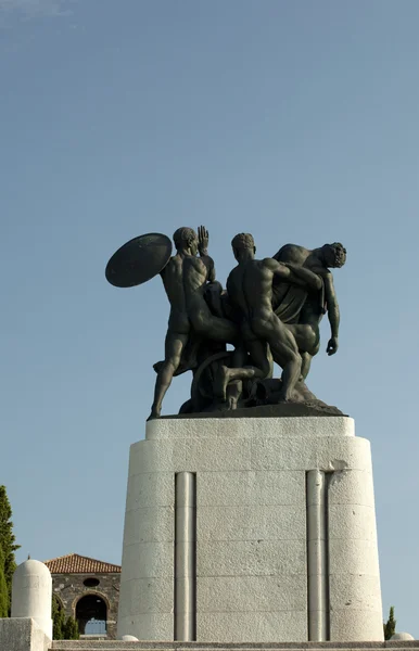 อนุสรณ์สถานสงครามที่เซนต์จิออสโต้ ฮิลล์ ทริสท์ — ภาพถ่ายสต็อก