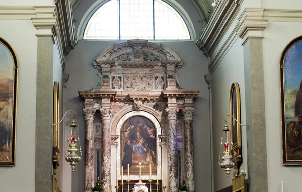 Interior de una iglesia de Trieste — Foto de Stock