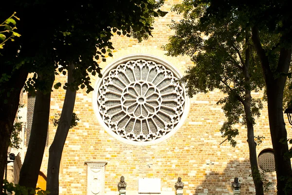 Церковь Святого Джусто в Триесте — стоковое фото