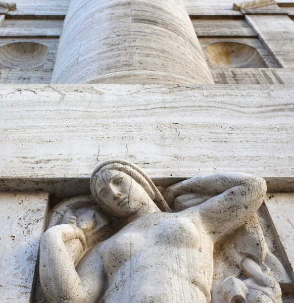 Woman statue of the exchange building of Milan — Stock Photo, Image