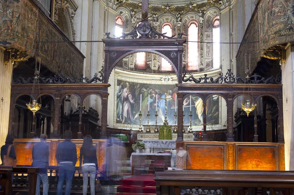 室内的马焦雷贝加莫圣玛丽亚大教堂的阿尔塔 — 图库照片