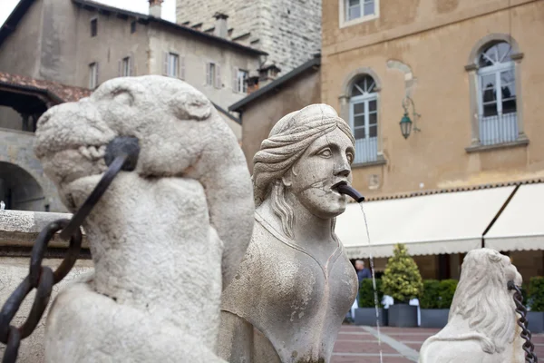 The Contarini fountain, Bergamo Alta — Stock Photo, Image