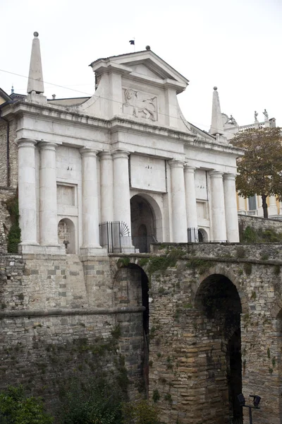 Porta San Giacomo, Bergamo alta — Stock fotografie
