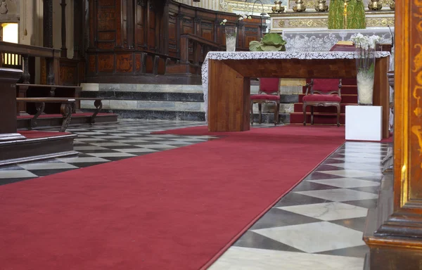 Vörös szőnyegen, a bazilika, a santa maria maggiore - bergamo alta — Stock Fotó