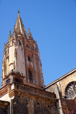 Çan kulesi Oviedo's Cathedral