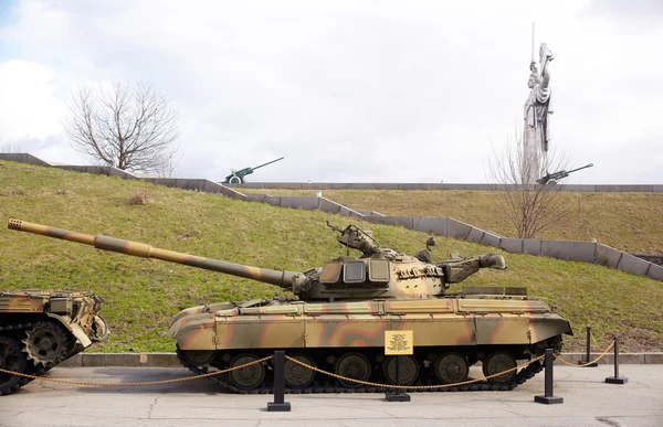 Ukranin and soviet tank, — Stock Photo, Image