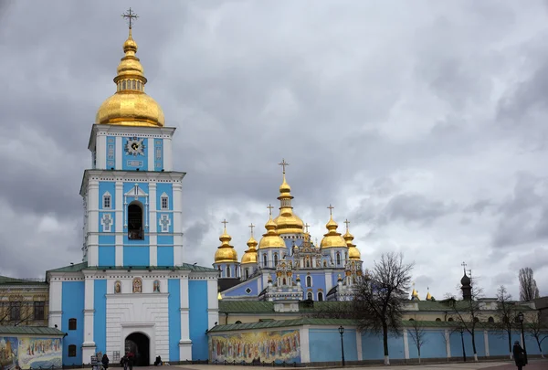 キエフ、ウクライナでの聖ミカエル ベル タワー — ストック写真