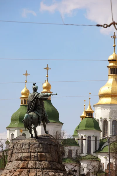 Pomnik słynnego ukraińskiego hetmana Chmielnickiego — Zdjęcie stockowe
