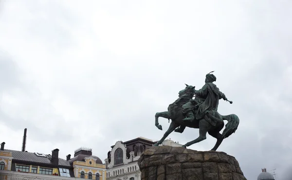 Pomnik słynnego ukraińskiego hetmana Chmielnickiego — Zdjęcie stockowe