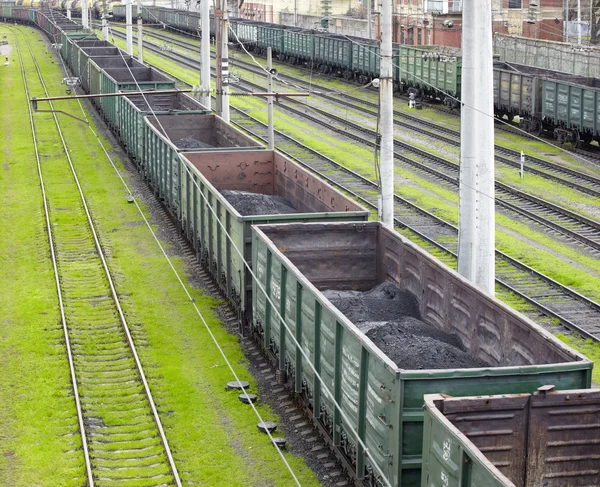 Wagony kolejowe z pyłu węglowego — Zdjęcie stockowe