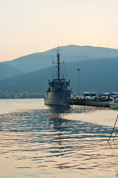Militærskib - Stock-foto