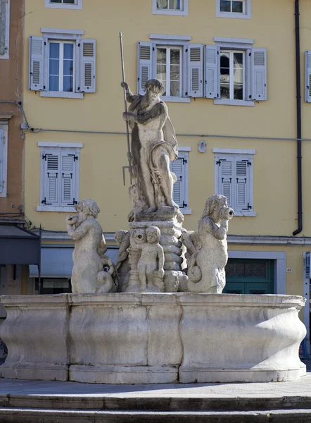 Neptunbrunnen, Gorizia — Stockfoto