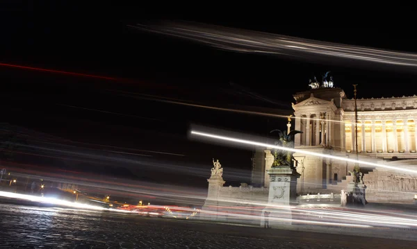 Национальный памятник Виктору Эммануилу II — стоковое фото