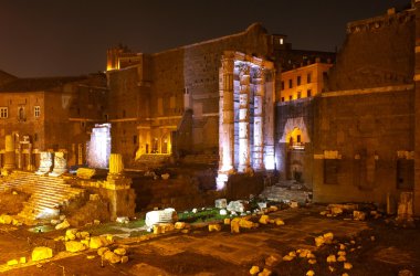 Augustus, Roma Forumu