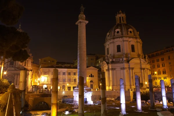 Trajans sloupec a basilica ulpia, Řím — Stock fotografie