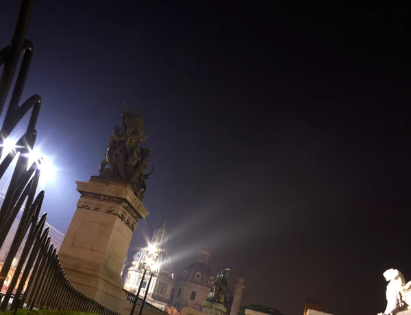 Национальный памятник Виктору Эммануилу II — стоковое фото