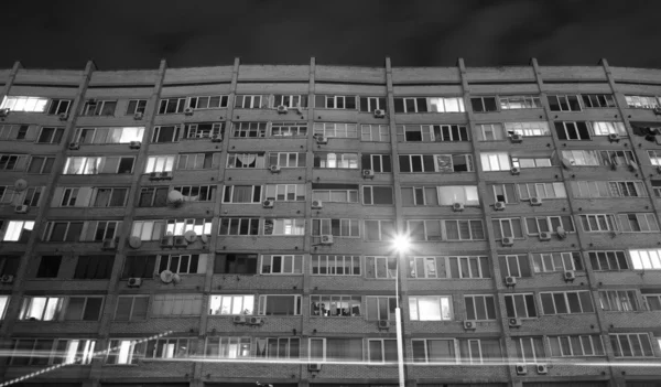 Bloco de apartamentos da era soviética, Kiev — Fotografia de Stock
