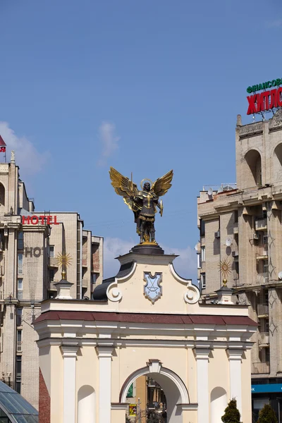 Ангел статуя, Київ — стокове фото