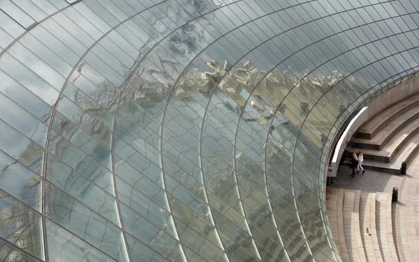 Стеклянный купол — стоковое фото