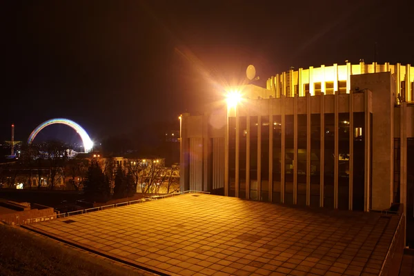 Casa ucraniana e Arco da União, Kiev — Fotografia de Stock