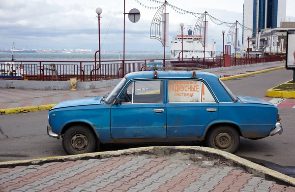 Stary radziecki samochód — Zdjęcie stockowe