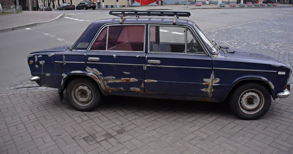 Velho carro soviético — Fotografia de Stock