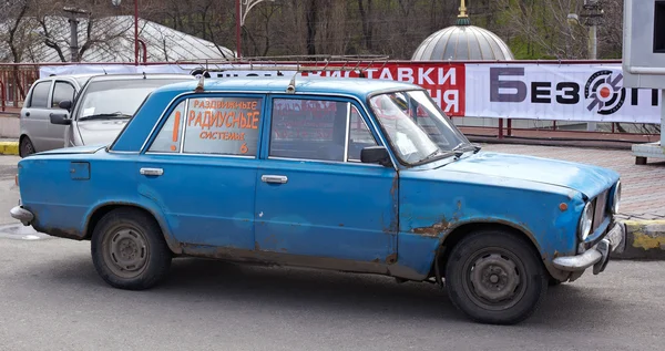 Velho carro soviético — Fotografia de Stock