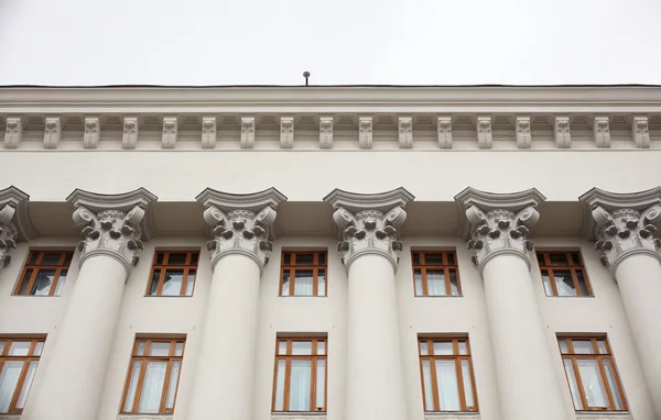 Budynek z kolumny, Kijów — Zdjęcie stockowe