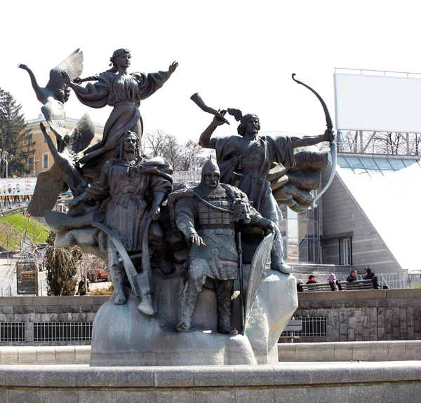 Monument av staden-grundarna, kiev — Stockfoto