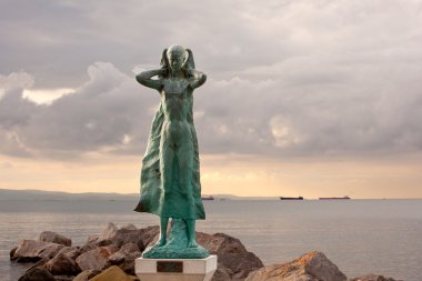 La mula de trieste - heykel Denizi