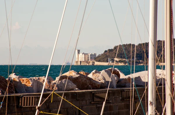Castelo de Miramare em Trieste, Itália — Fotografia de Stock