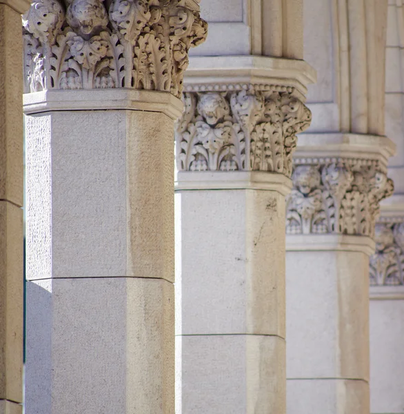 Säulen, Triest — Stockfoto