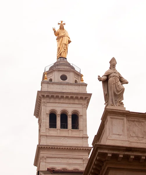 Basilikan på sacred heart Jesu, Rom — Stockfoto