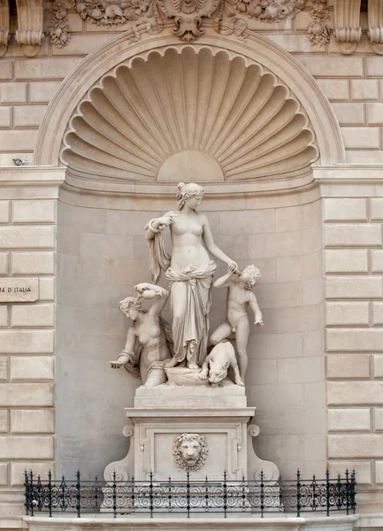 Thetis statue , Trieste — Stock Photo, Image