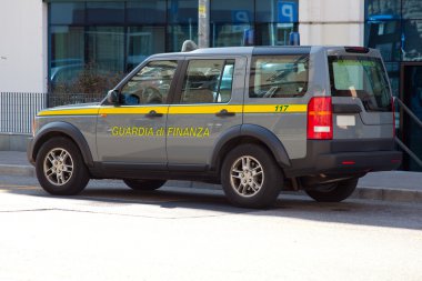 Guardia di finanza car clipart