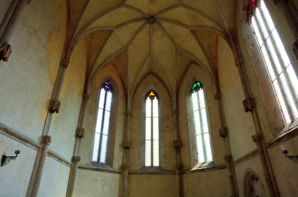 圣乔瓦尼在吹大号教堂的窗户 — 图库照片