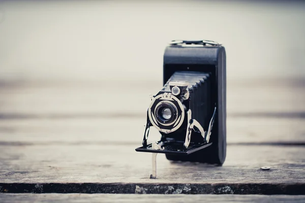 Oude vouwen camera — Stockfoto